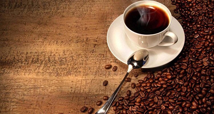 قهوه باعث سر درد میشود؟ | راههای پیشگیری از سردردهای ناشی از کافئین