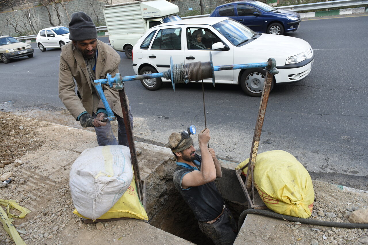 این مردها از زیر سنگ نان در می آورند