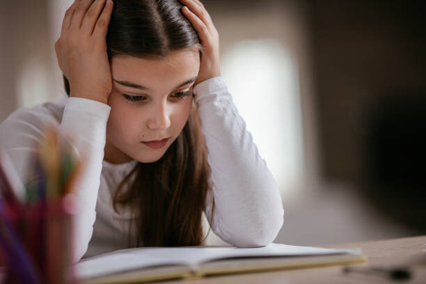 بررسی دلایل تمرکز نداشتن دانش آموزان | چرا فرزندم حواس پرت است؟