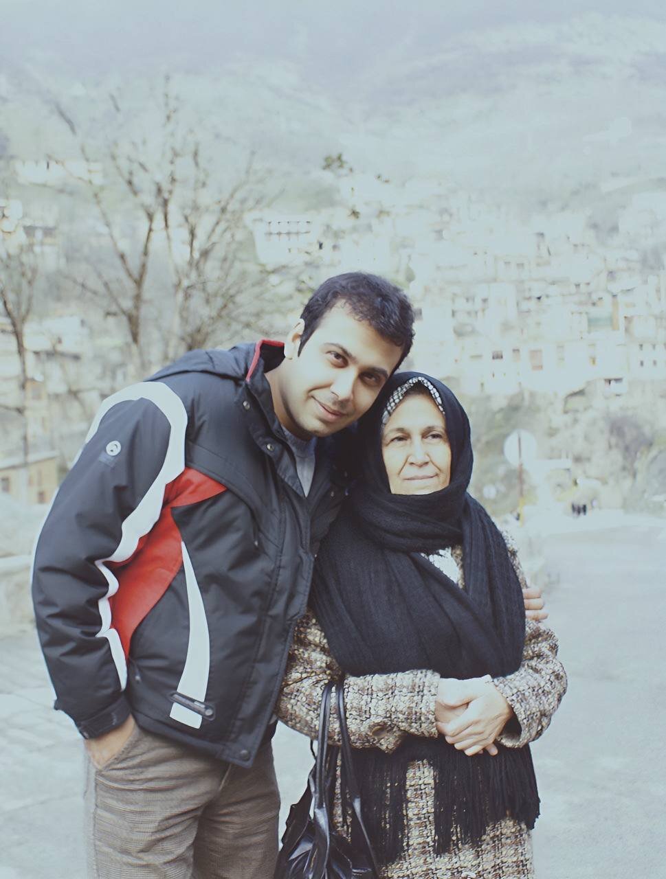 عکس خاص محسن چاوشی از مادرش