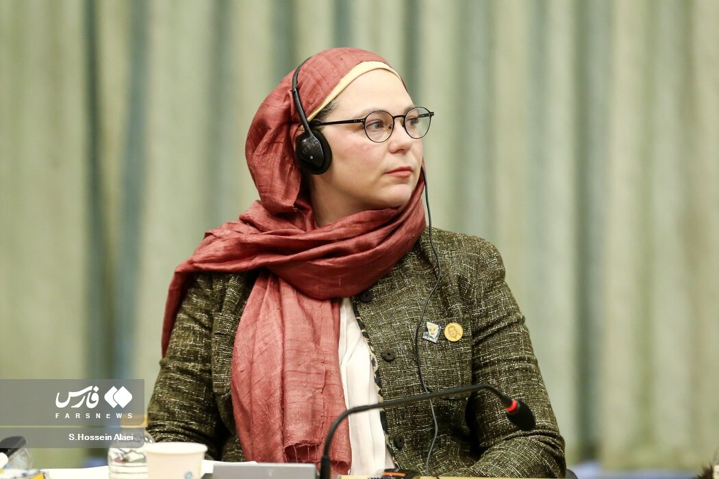 عکس‌هایی از حجاب زنان خارجی در یک همایش در تهران