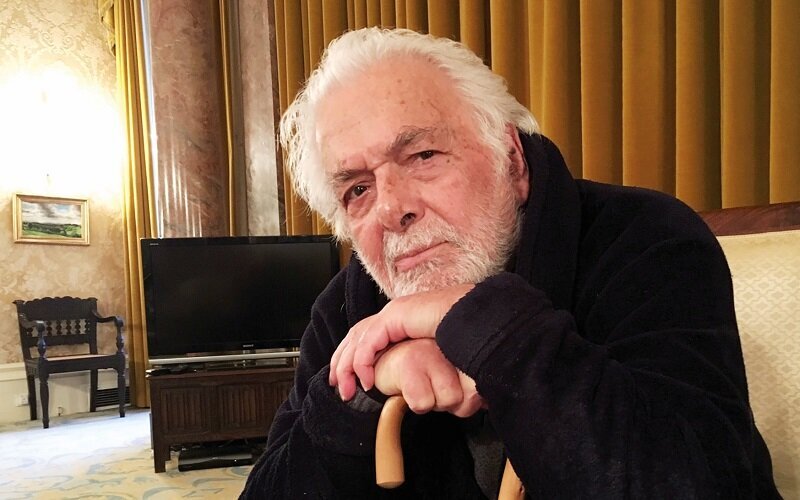 کارگردانانی که داستان نوشتند | گلستان، کیمیایی، مهرجویی، تقوایی و دیگران