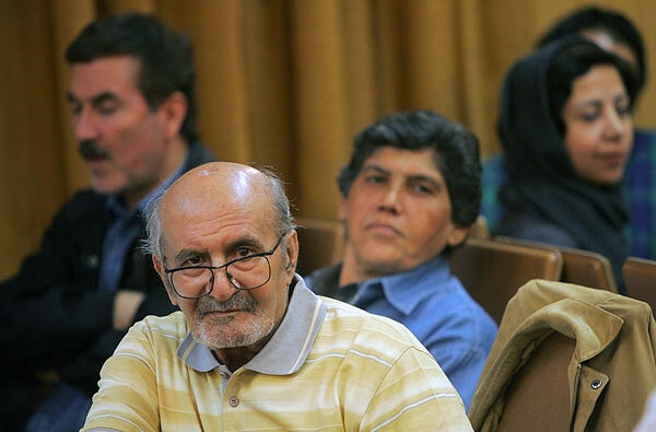 کارگردانانی که داستان نوشتند | گلستان، کیمیایی، مهرجویی، تقوایی و دیگران