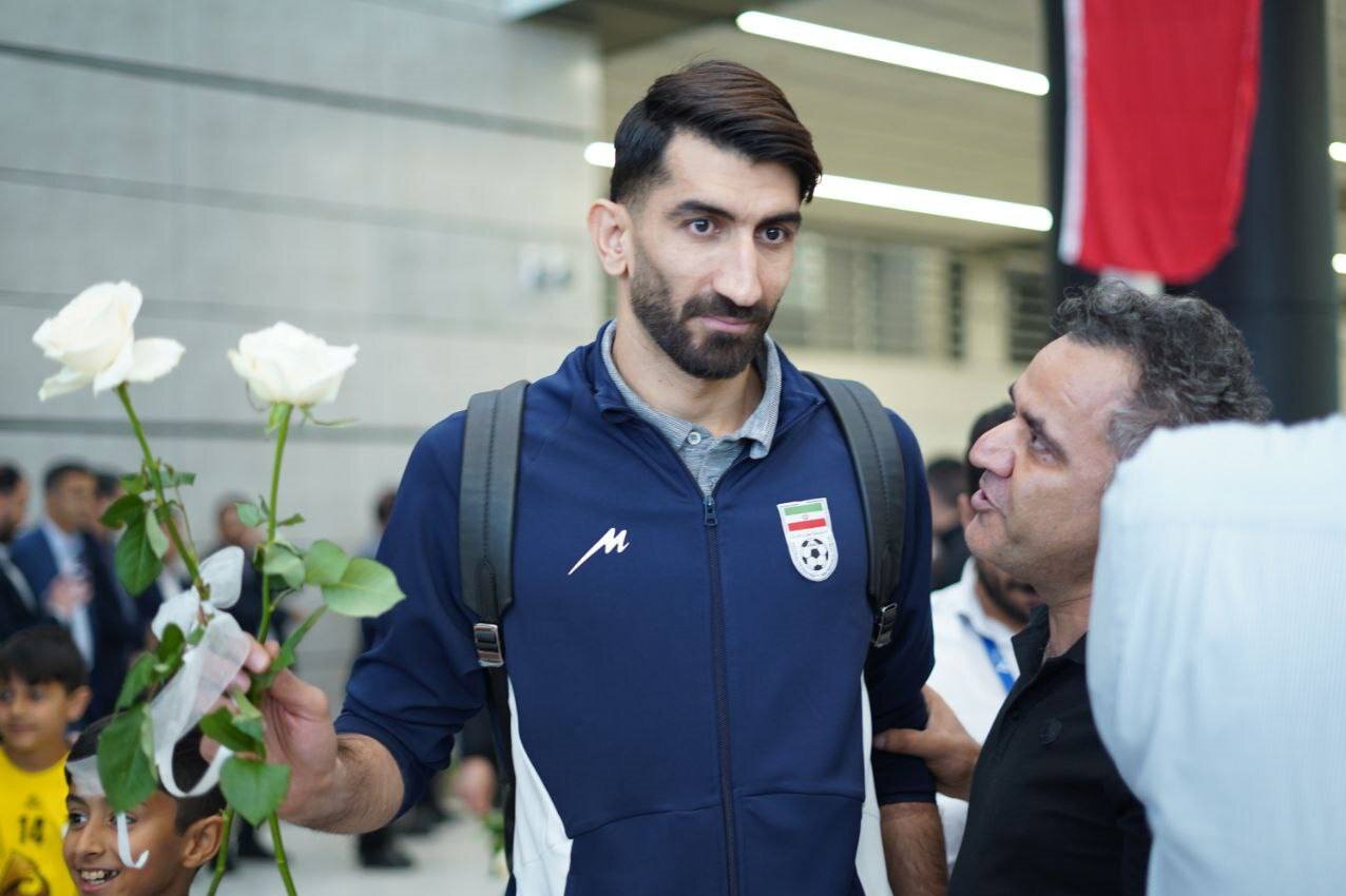 تصاویر استقبال گرم مردم از تیم ملی فوتبال در جزیره کیش