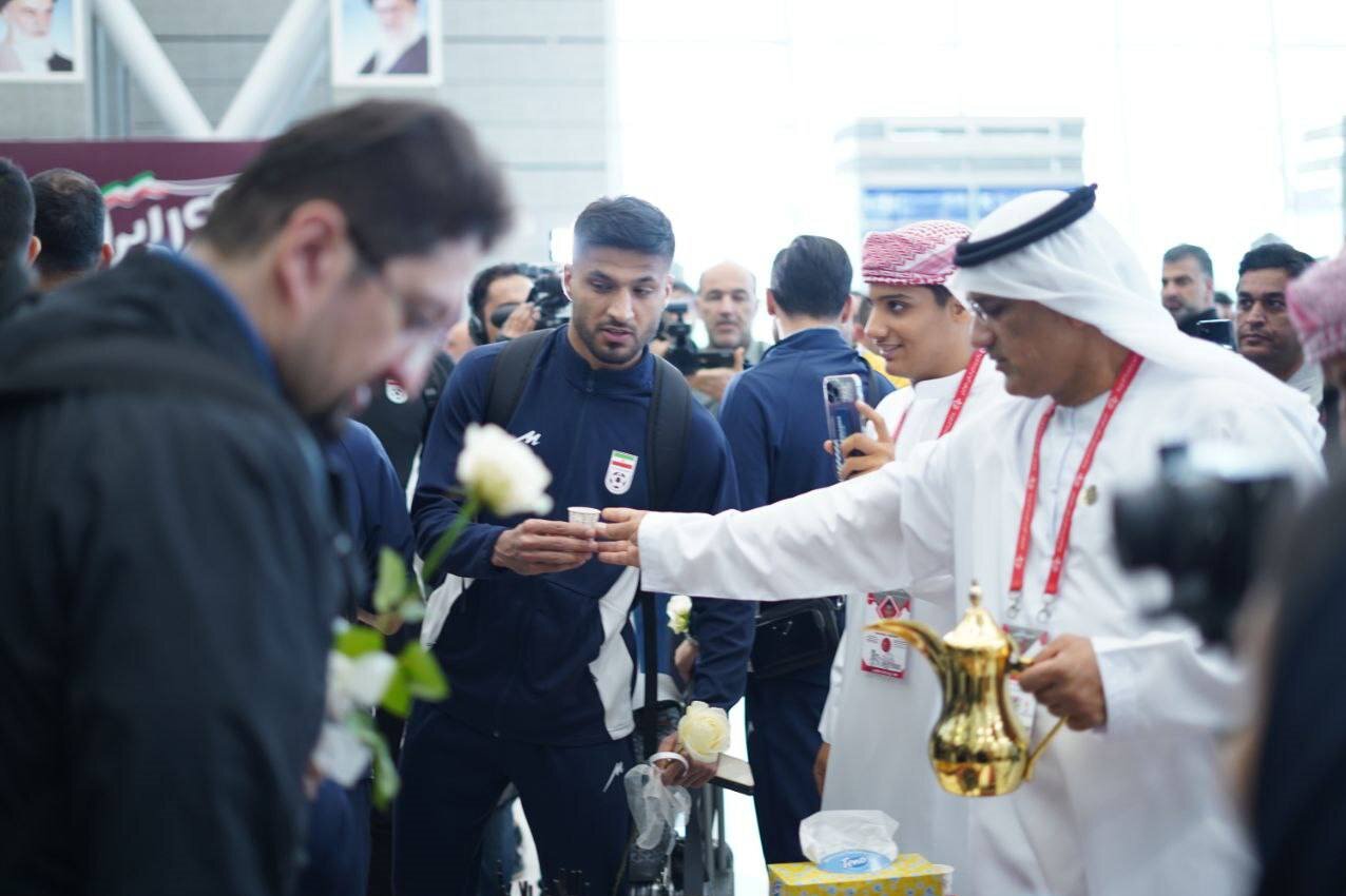 تصاویر استقبال گرم مردم از تیم ملی فوتبال در جزیره کیش
