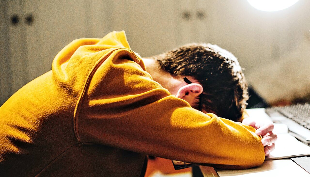 چرا افرادی که آلرژی دارند شبها خوب نمیخوابند؟