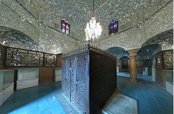 معماری چشمنواز یک مقبره خانوادگی | اینجا تاریخ خاک میخورد