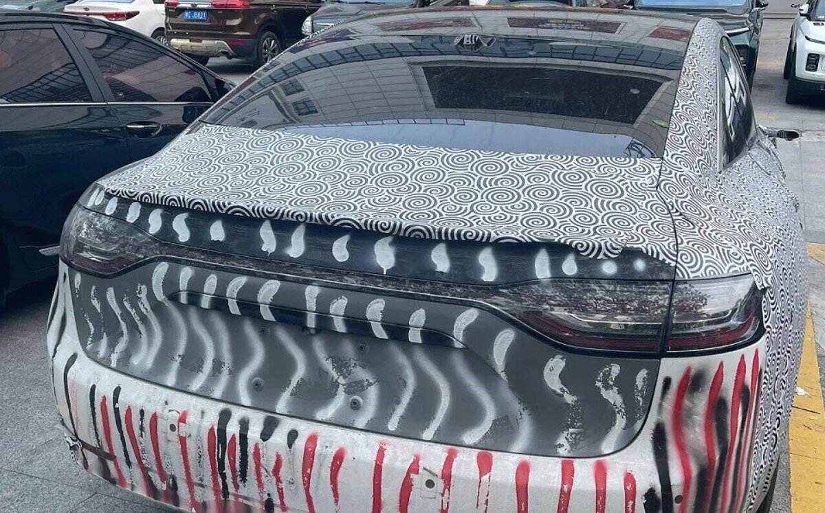 عکس های جاسوسی خودرو هوآوی | پای موبایل سازها در کفش خودروسازان!