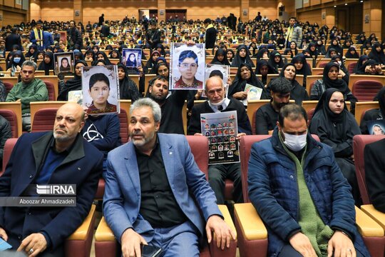 گرامیداشت شهدای دانش آموز حادثه تروریستی کرمان