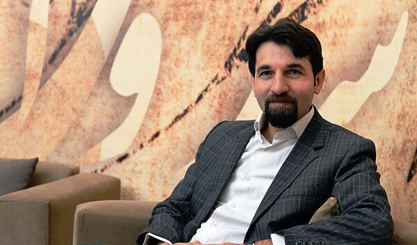 بلیت نیمبها دو روز پشت سر هم، طرح خوبی نیست | مشتریان تئاتر آزاد بلیت ۳۰۰ ـــ ۲۰۰ هزار تومانی میخرند