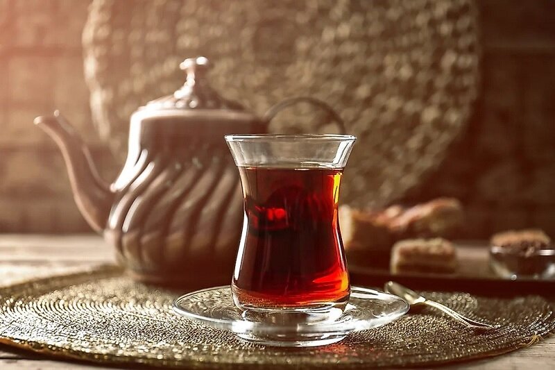 طریقه صحیح دم کردن چای ایرانی | راز خوش رنگ و شفاف شدن چای ایرانی که نمی‌دانستید