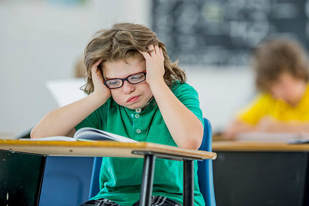 ضدحمله به ترسهای امتحانی | دانشآموزان چطور میتوانند با اضطراب امتحان کنار بیایند؟