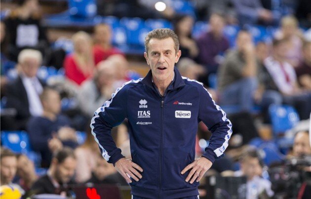 خیانت شوکهکننده: سرمربی تیم ملی را دزدیدند!