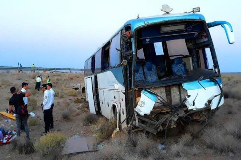تصاویری از محل وقوع تصادف اتوبوس ایرانی در ارمنستان | ۵ ایرانی جان باختند + ویدئو