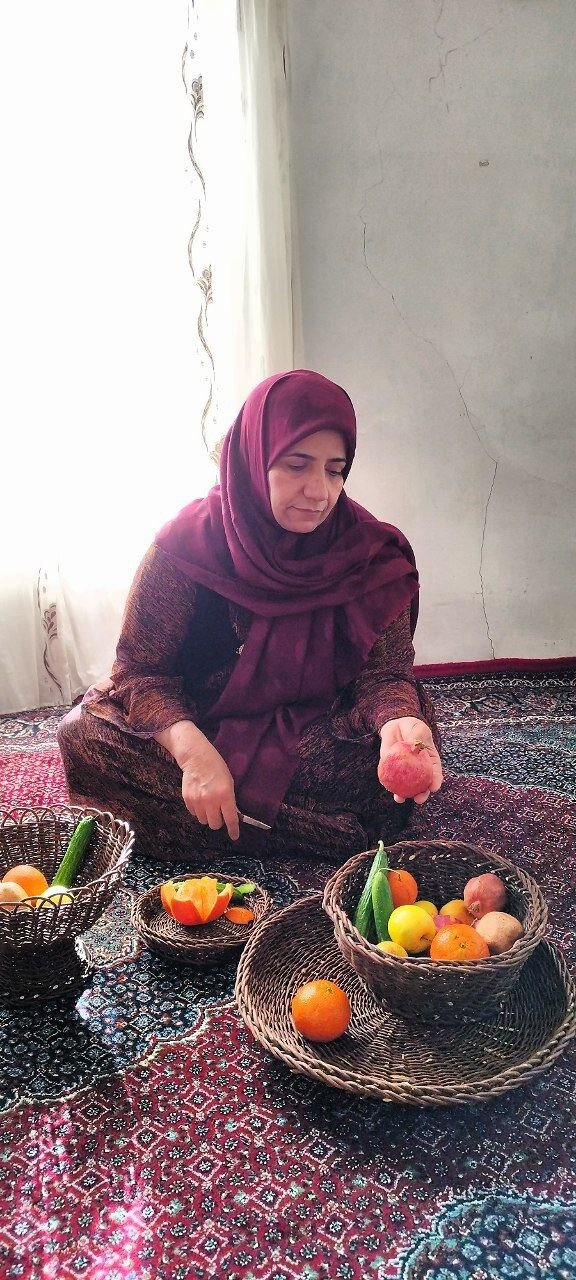 تصمیم کبری برای گریز از سرطان | این زن کرمانشاهی به بانوی پسماند صفر در اورامانات معروف شد