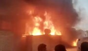 تصاویر آتش سوزی در خانه‌ای که انبار سوخت شده بود | شعله‌های ترسناک آتش را ببینید!