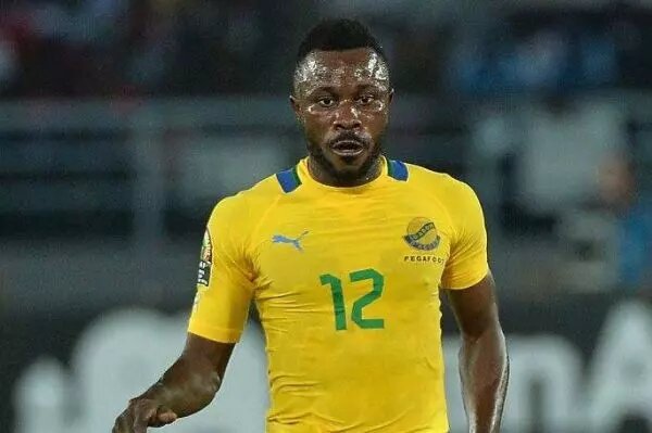 این بازیکن فوتبال ۴ سال بعد از فوت مادرش به دنیا آمده است! + عکس