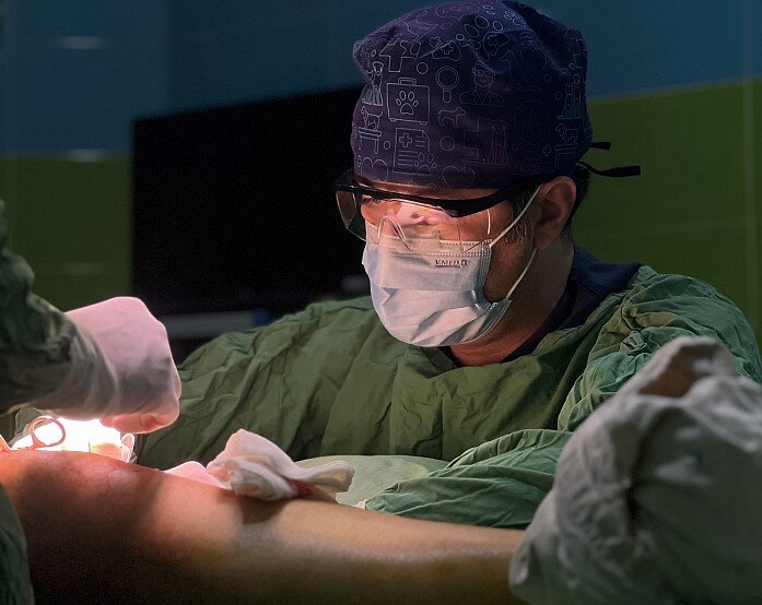 پزشکی که با مرخصیهایش بحران میآفریند | اینجا دیگر کسی برای جراحی عروق نمیمیرد