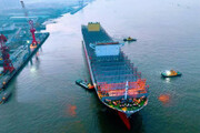 بزرگترین کشتی کانتینری جهان به آب انداخته شد | تصاویر