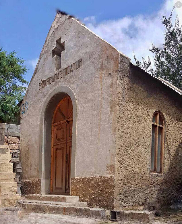 کوچک‌ترین کلیسای جهان در ایران است | عکس