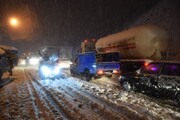 غوغای برف در گیلان | آب و برق ۲۷ روستای آستارا قطع شد | تردد خودروها به سمت اردبیل ممنوع است