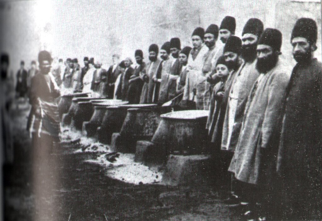 مراسم آش‌پزان قجری در ییلاق | تدارک ۱۴گوسفند و چندین سینی ادویه و سبزی