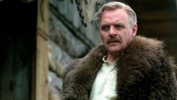 آنتونی هاپکینز در نقش پدر علم روانشناسی | ۶ نقشآفرینی خاطرهانگیز این بازیگر بزرگ سینما