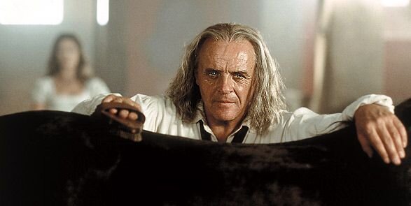 آنتونی هاپکینز در نقش پدر علم روانشناسی | ۶ نقشآفرینی خاطرهانگیز این بازیگر بزرگ سینما