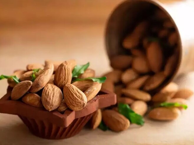 راههای مطمئن شدن از سلامت بادام | چه بادامهایی نخریم