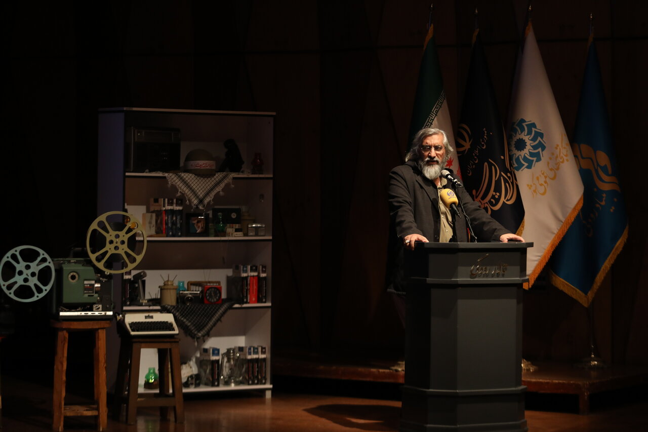 انتقاد تند حداد عادل از فروش کتاب خاطرات ثابتی در جلوی دانشگاه | رحیم پور ازغدی: برخیها فقط به پول معتقدند