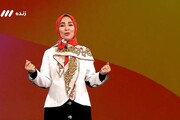 تصاویر پوشش پر سر و صدای مجری زن شبکه ۳ | اجرای برنامه زنده با کت و دامن!