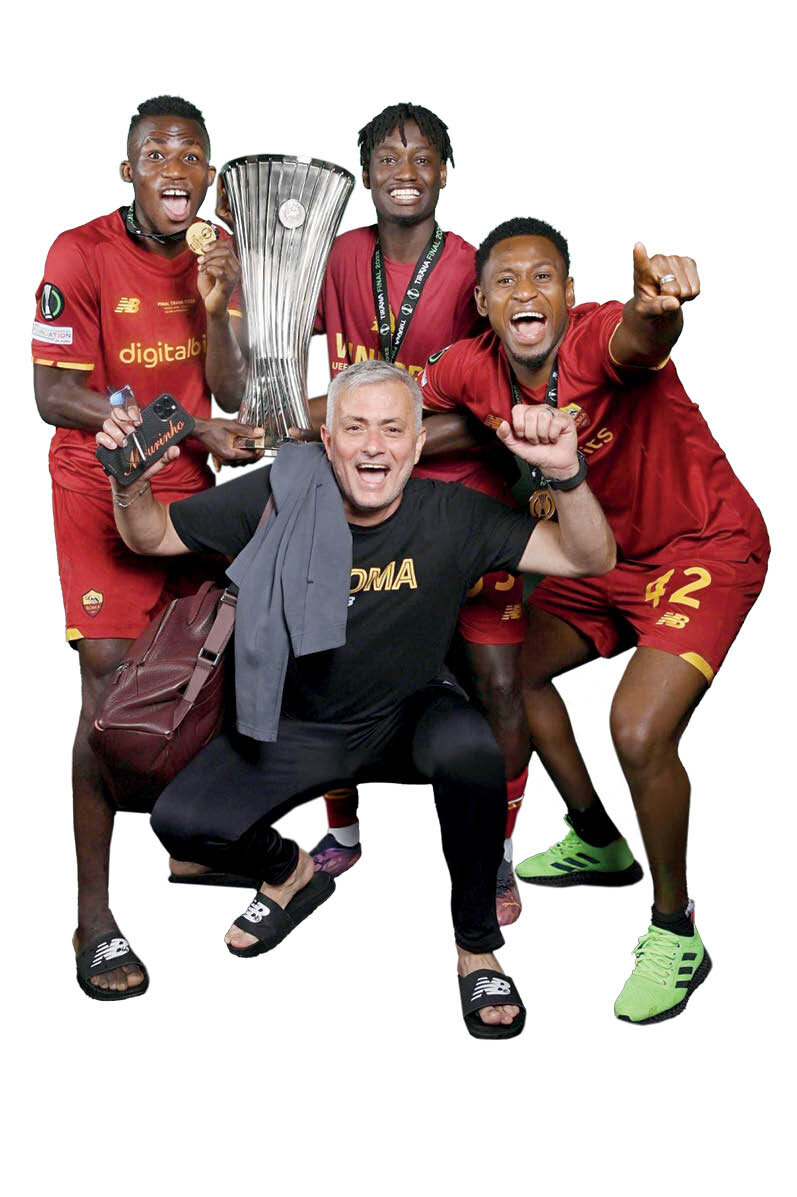 صحبتهای فاش شده از رختکن تیم سردار آزمون | پایان معمولی آقای خاص فوتبال