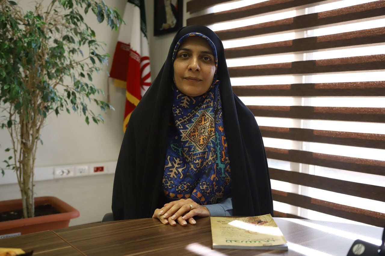 در معرفی طب ایرانی به گردشگران صفر هستیم | ۱۴ هزار داروخانه؛ ۱۴ هزار عطاری! | دیوار کوتاه طب سنتی