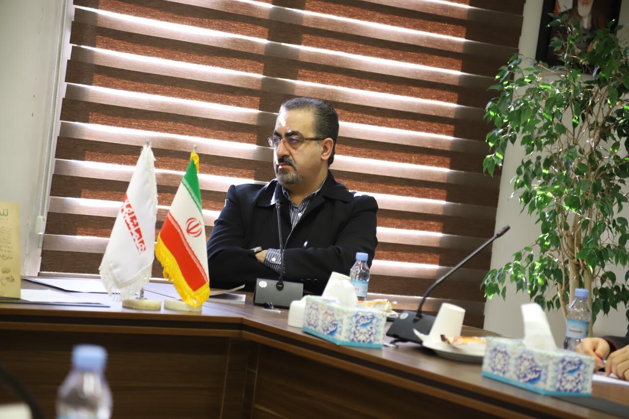 در معرفی طب ایرانی به گردشگران صفر هستیم | ۱۴ هزار داروخانه؛ ۱۴ هزار عطاری! | دیوار کوتاه طب سنتی