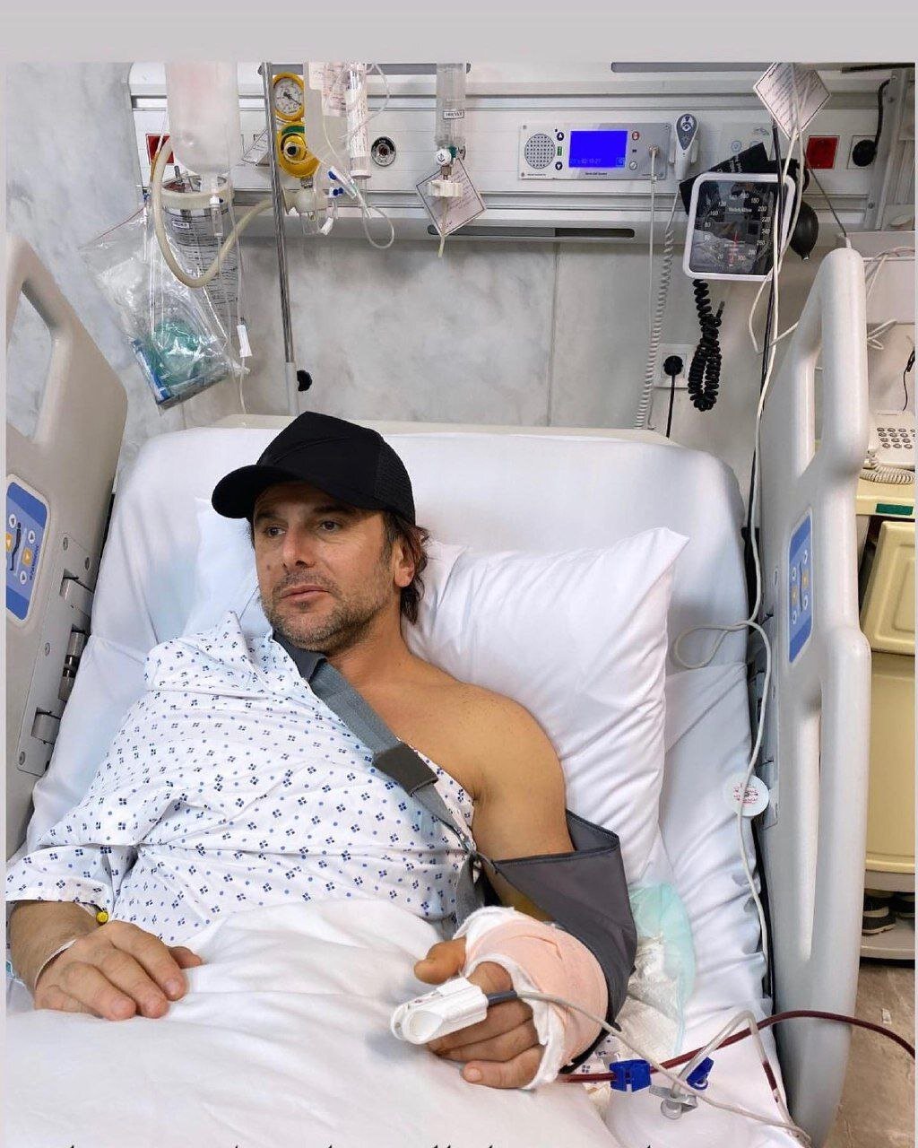 امین حیایی بستری شد + عکس