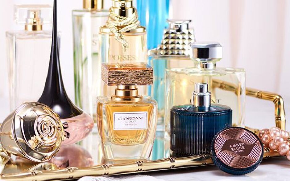 هنگام خرید محصولات عطری و آرایشی به چه نکاتی دقت کنیم؟