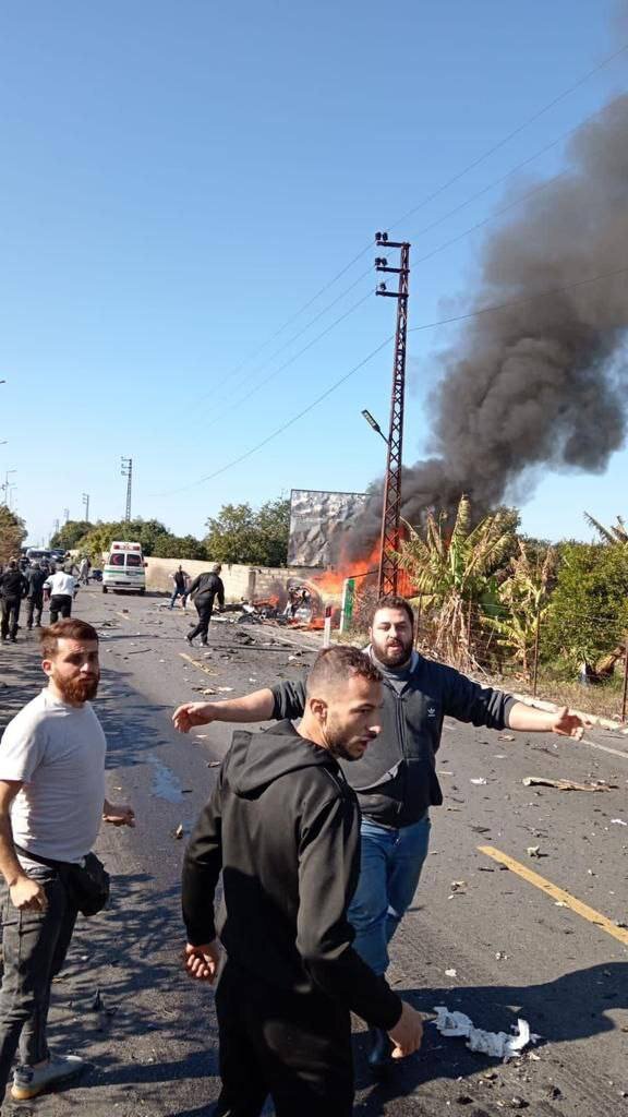 تصاویری از حمله پهپادی به یک خودرو در جنوب لبنان | ببینید