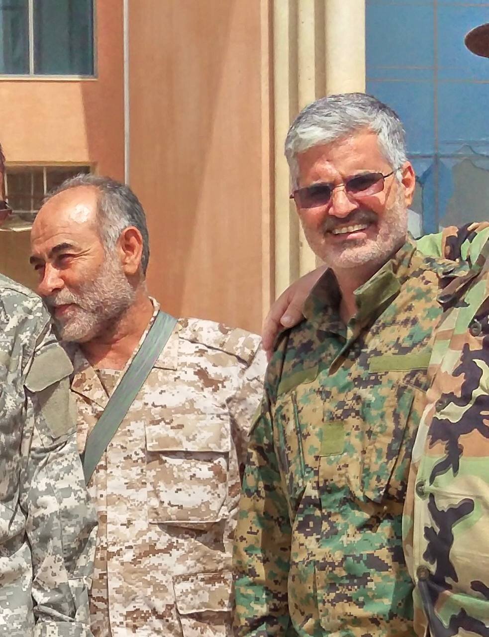 نخستین عکس از حاج صادق و جانشینش محرم در لباس رزم