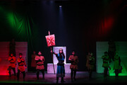 همراه با جشنواره تئاتر فجر : نمایشی از فرم و رنگ و موسیقی |‌ فاصله‌ایی بین تئاتر تهران و شهرستان ها وجود ندارد
