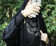 ماجرای جدید پاساژگردی حجاب‌ استایل‌ها در کربلا | از ترویج پوشیدن عبا در اربعین تا خودنمایی با آرایش غلیظ در بین الحرمین! | واکنش مداح معروف را ببینید