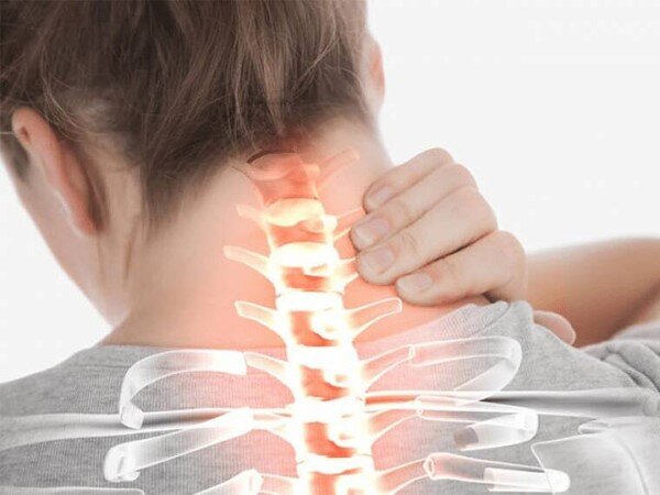 درمان گردن درد در خانه با چند تمرین موثر و ساده