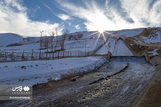 پایتخت برفِ ایران، خالی از برف