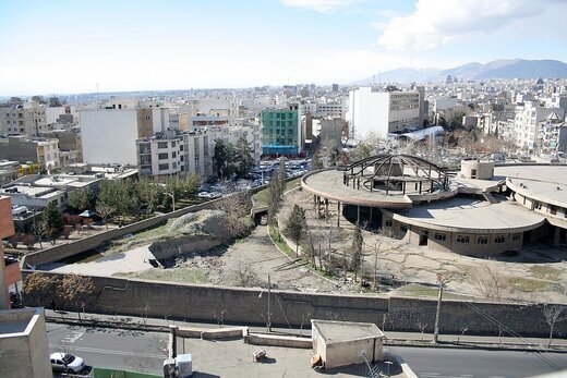 عمارت دومنظوره تفریحی و امنیتی «خرم» | کاخ سنگی قرار بود مقر ساواک هم باشد