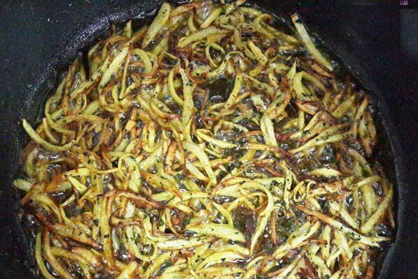 روش پختن آش سبزی ساده به سبک ایرانی های عهد قدیم | چطور میتوانیم آش سبزی کشدار داشته باشیم؟ ؛ سبزیهایی که برای آش سبزی استفاده میشود