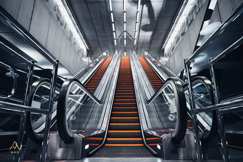 آسانسور یا پله برقی، راه حل نهایی کدام است؟