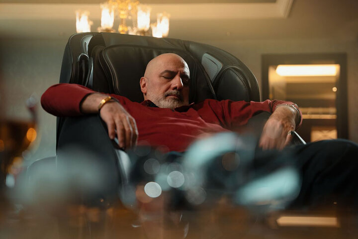 ماجرای ترور ناموفق حاج قاسم سلیمانی در کرمان ؛جاسازی  ۵۰۰ کیلو مواد منفجره زیر حسینیه | «ترور» را ببینید