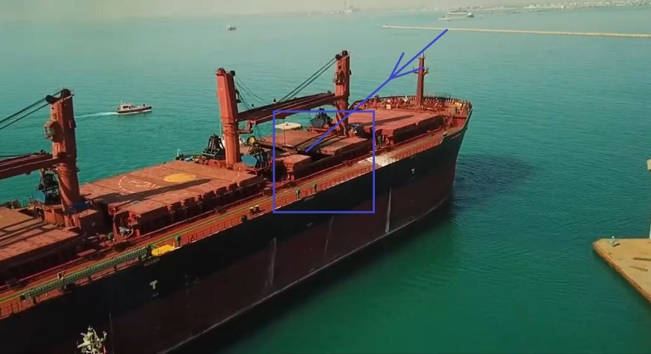 لحظه برخورد موشک بالستیک ضد کشتی یمن به کشتی زاگروفیا | تصاویر