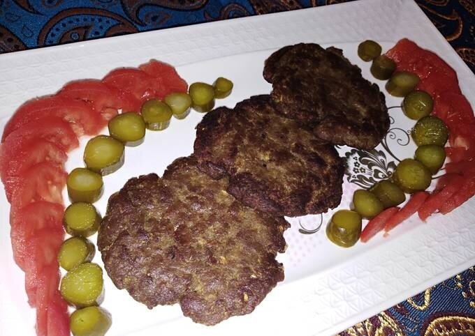 این خوردنیها و نوشیدنیها بی خوابتان می کند