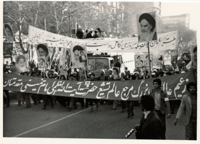 تولید «ژاله خون شد» در زیرزمین خانه محمدرضا لطفی | نامه استعفای گروه شیدا و عارف از رادیو با دستخط شجریان