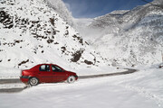 خودروهای گرفتار در برف و کولاک جاده‌های گیلان ؛ امداد رسانی هلال احمر | فیلم